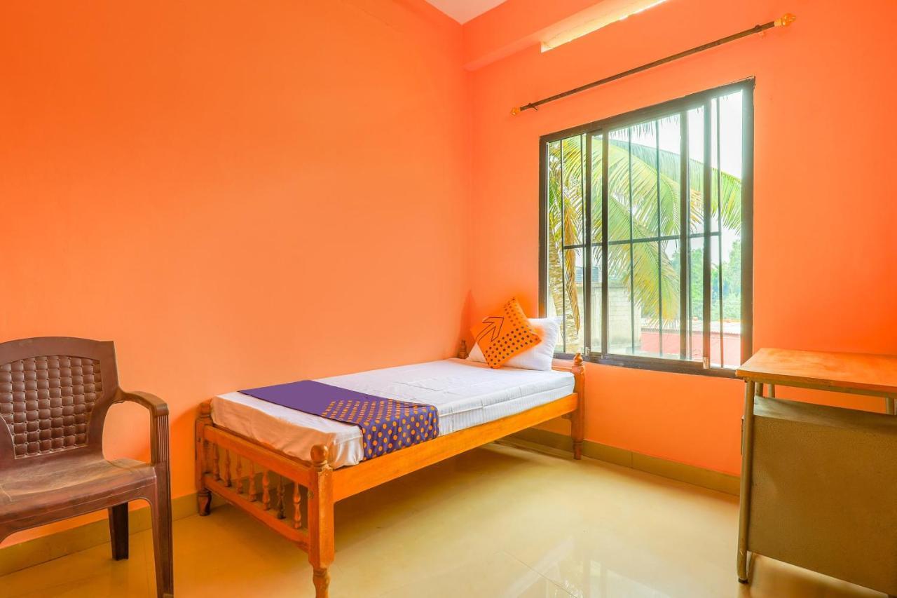 Oyo New Mubarak Tourist Home Panmana Екстер'єр фото